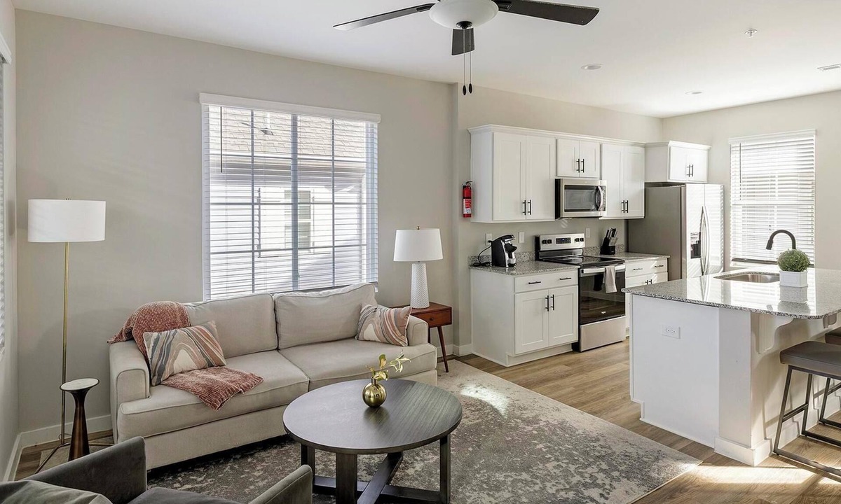 Madison Apartment | Landing | Stylish 2BD, Courtyard, Pool