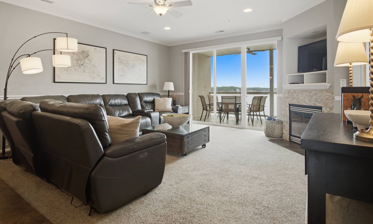 Osage Beach Condo | Lands End Condo - No Steps! Sleeps 6-8. Large Sectional Sofa. Inquire for Slip.