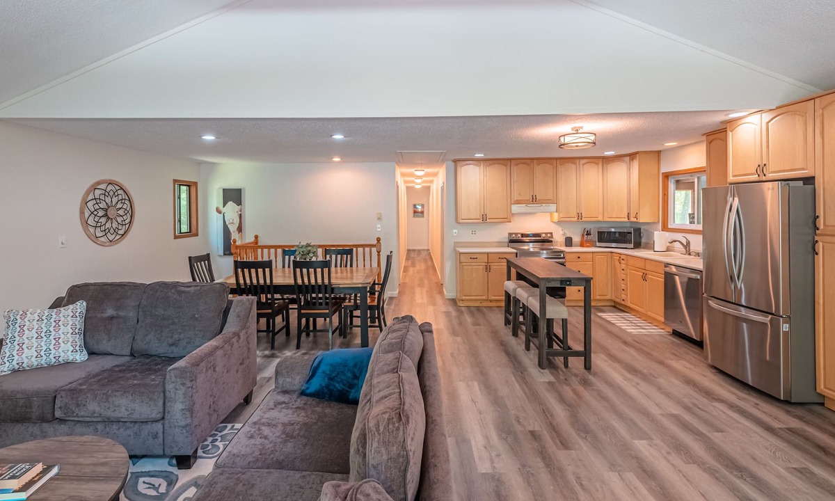 Hamlin Ski Chalet | Large, spacious Chalet-in amenity filled Hideout