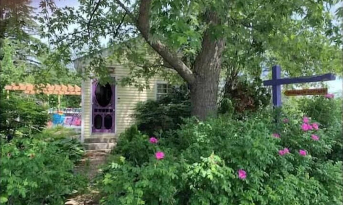 Denmark Cottage | Lemon Drop Cottage Enjoy "Vacationland" in our cozy cottage.