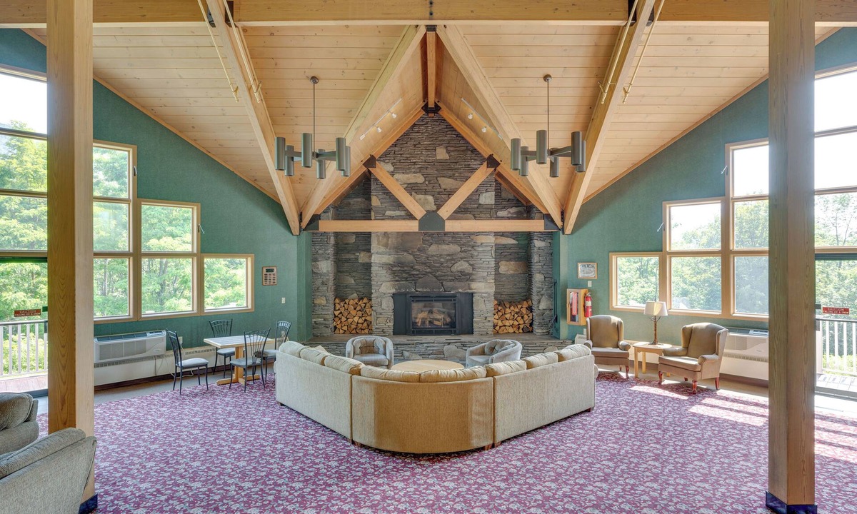 Lincoln Apartment | Lincoln Condo w/Resort Amenities & Mountain Views