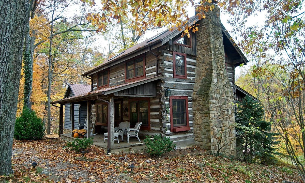 Gnaw Bone Cabin | Log Cabin w/Pond, Hot Tub & Game Room | Near Nashville 1BR, 1BA