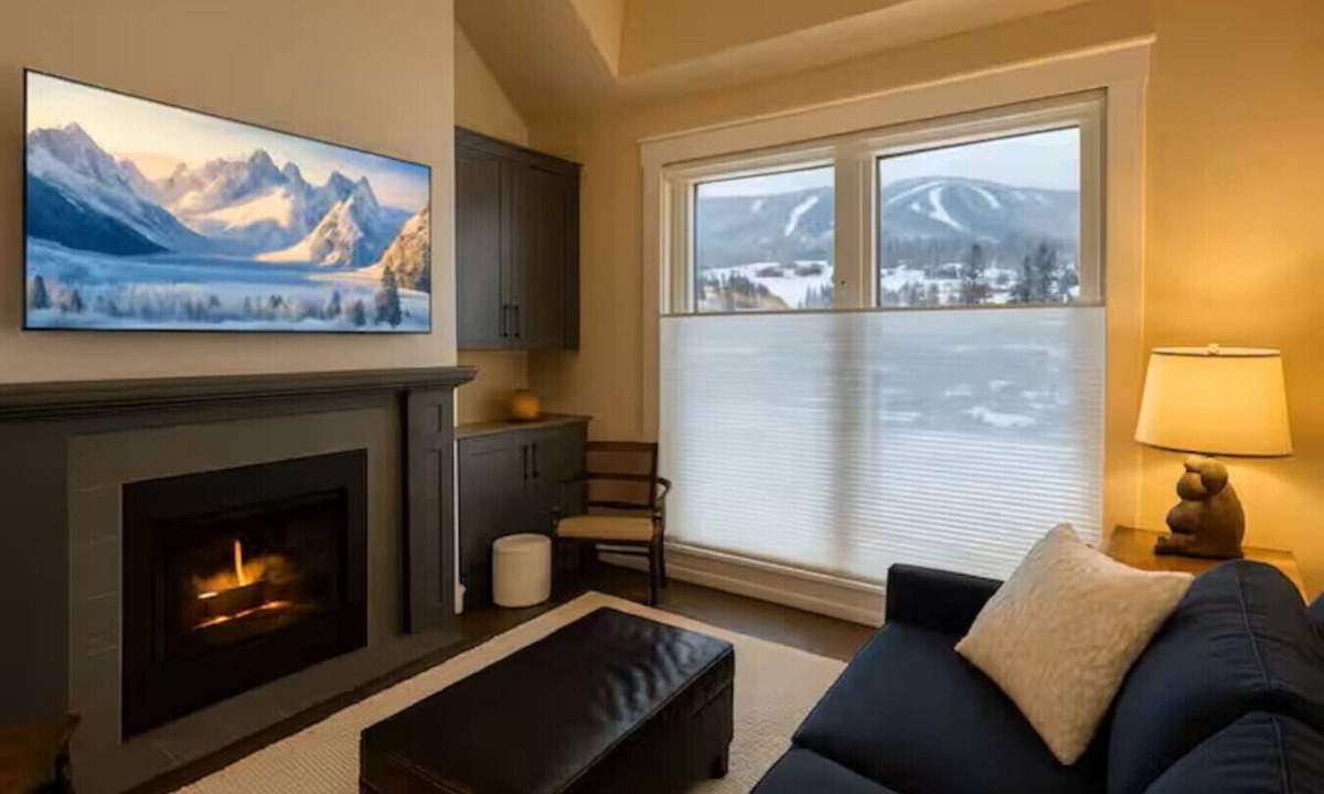 Stratton Mountain Condo | Long Trail Studio with Mountain Views