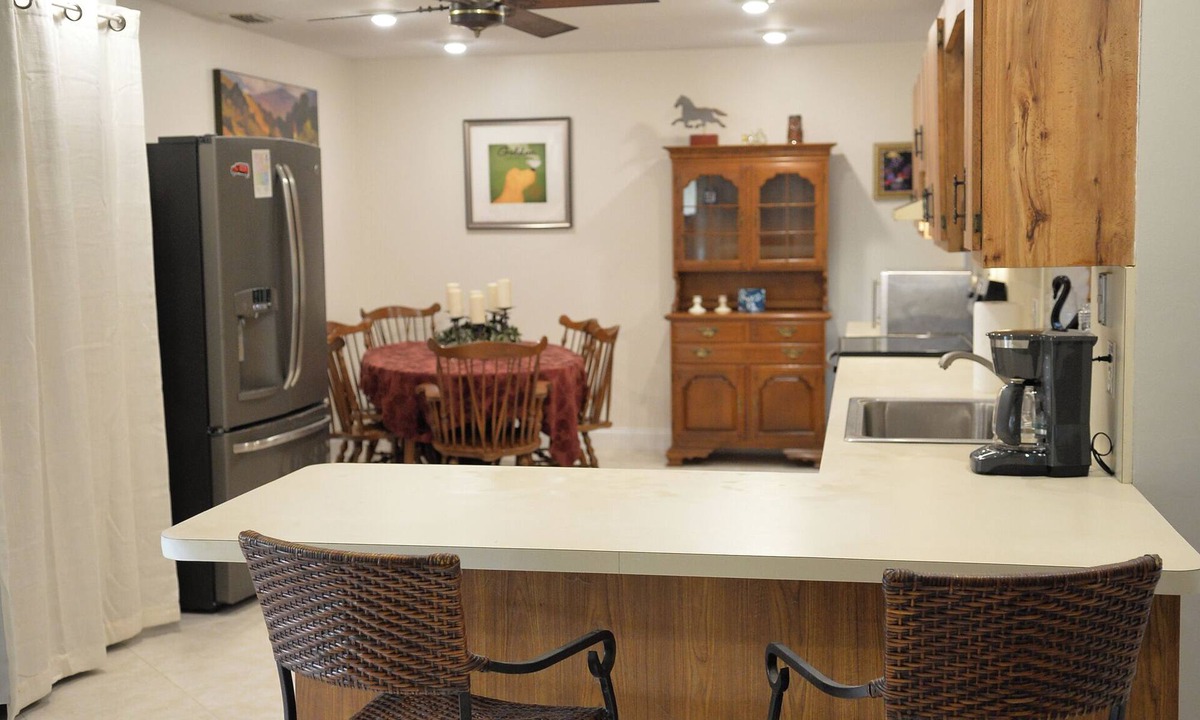 Loxahatchee Groves House | Looking for a soft landing in West Palm Beach while you house hunt?