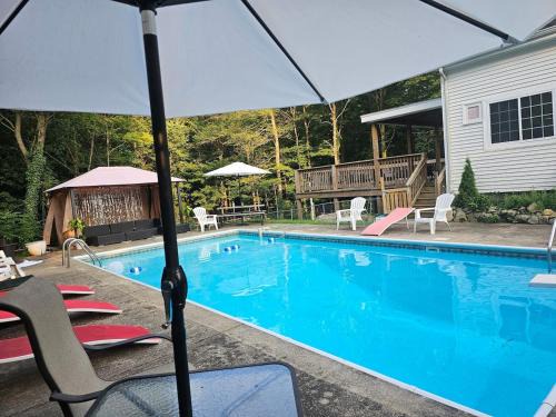 Avon House | Lovely Home - Relaxing- with many Amenities & Pool