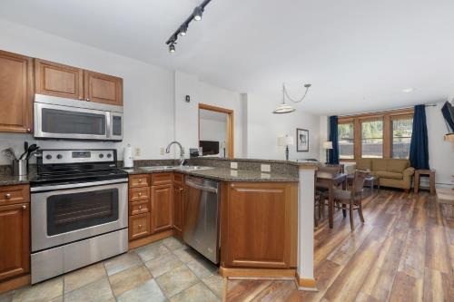 Winter Park Apartment | Lovely Zephyr Mountain Lodge condo with Continental Divide and Village Views condo