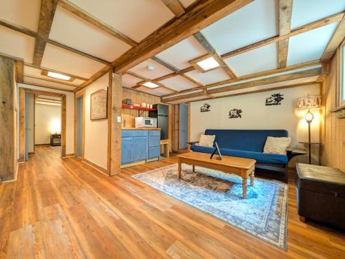 Cataloochee Ranch Apartment | Low LVL Cabin Privte Suite, Kitchenette, AC&Heat, SKI