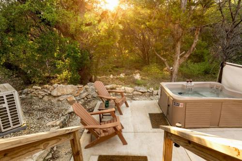 Canyon Lake House | Luna Luxury Yurt-Cabin - Canyon Lake - Hot Tub