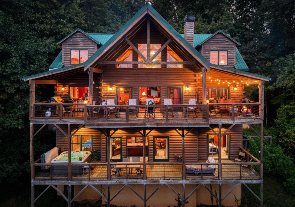 Morganton House | Luxe Cabin Hot Tub Deck Views Near Blue Ridge