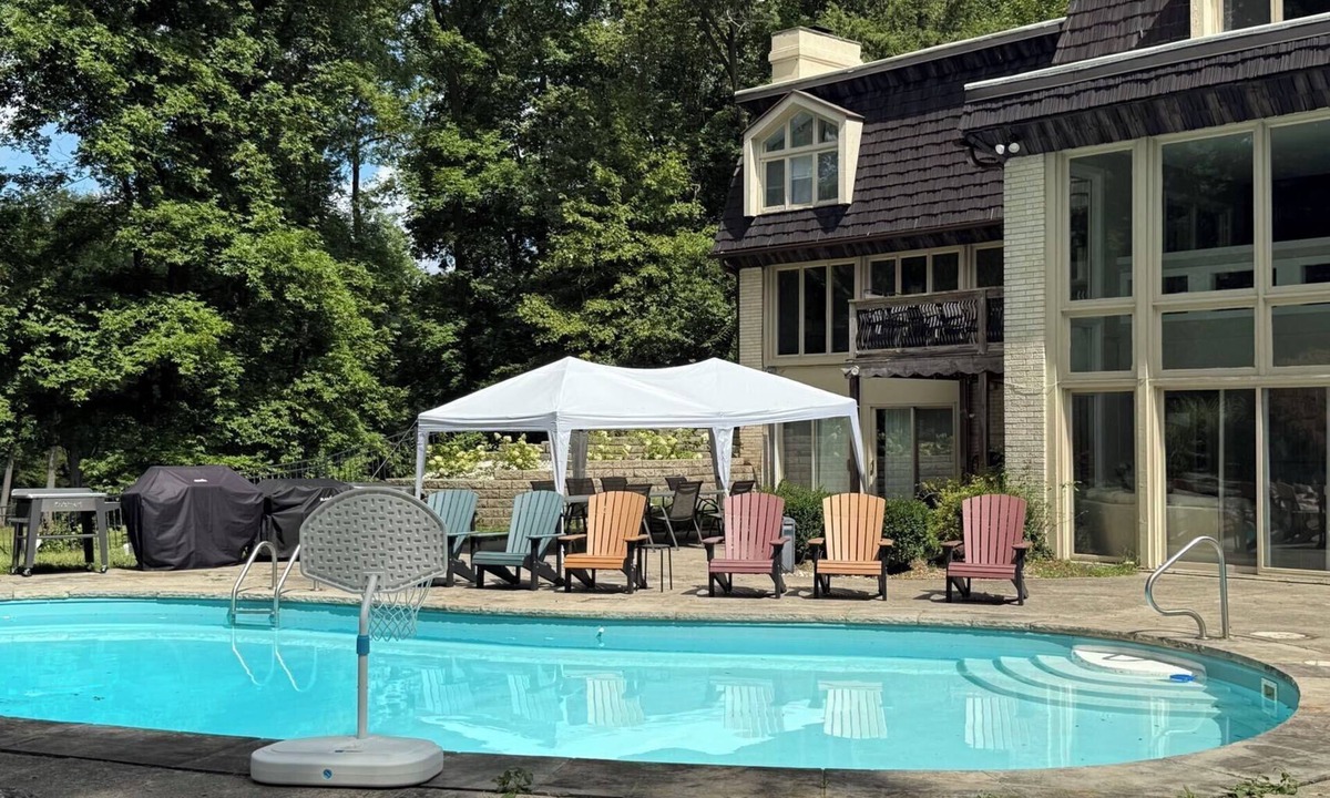 Maumee House | Luxury 7000 SF Villa & Golf View & 6 Bedrooms and 5 Baths & Swimming Pool