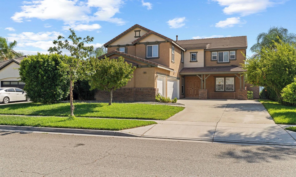 Rancho Cucamonga House | Luxury Designer 6BR Estate - Pool & 3-Car Garage