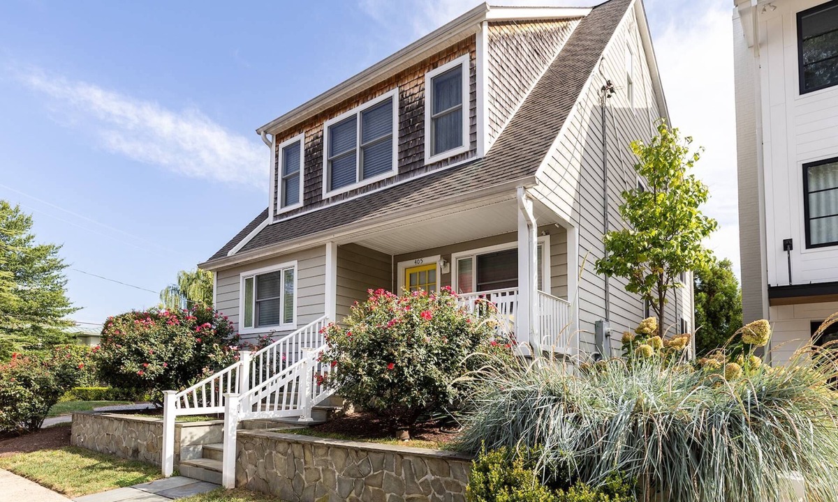 Eastport House | Luxury Home w Water Views, Expansive Yard, Steps to Restaurants and Downtown Annapolis