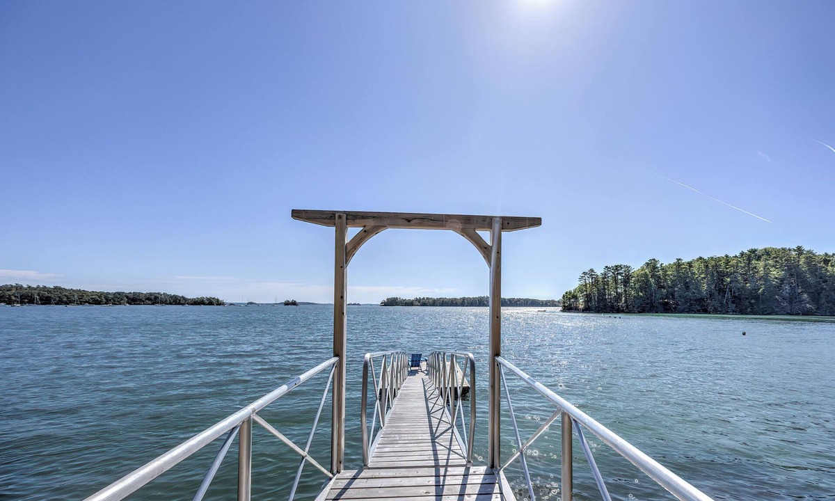 Freeport House | Luxury Waterfront Vacation Rental in South Freeport - Private Dock on Casco Bay
