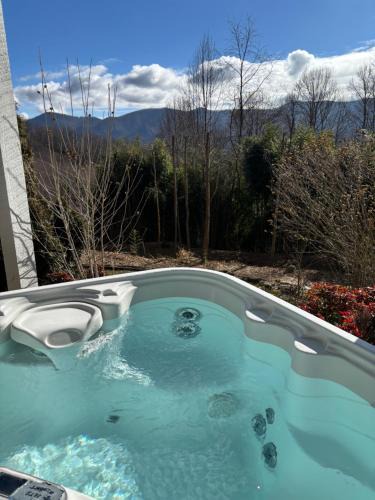 Maggie Valley House | Maggie Valley Cabin - Hot Tub - Spectacular Views - Sleeps 7
