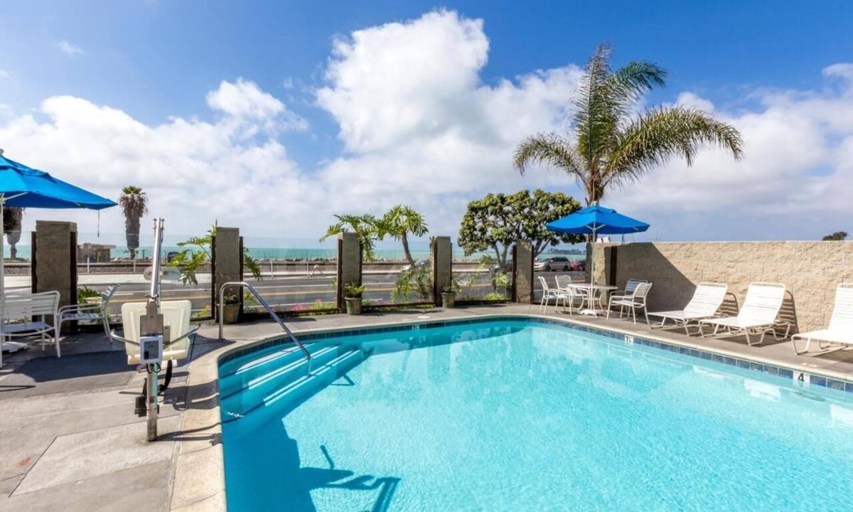 Capistrano Beach Hotel | Make Your Trip More Enjoyable! 2 Relaxing Units, Free Parking, Outdoor Pool