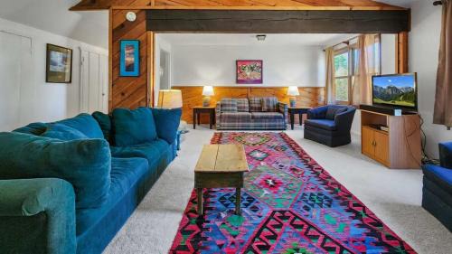 Summit Cove House | Manorhouse Hideaway