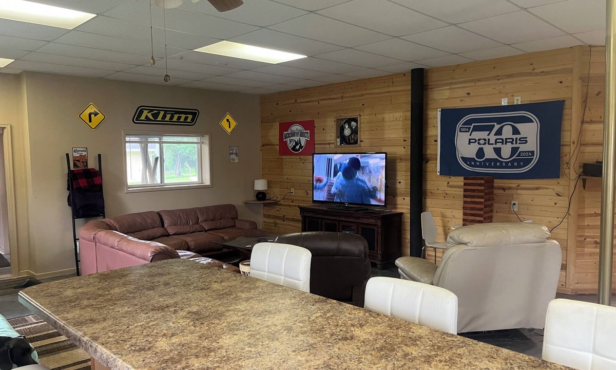 Bessemer House | Marvelous 5-bedroom house in Bessemer on snowmobile/atv trail
