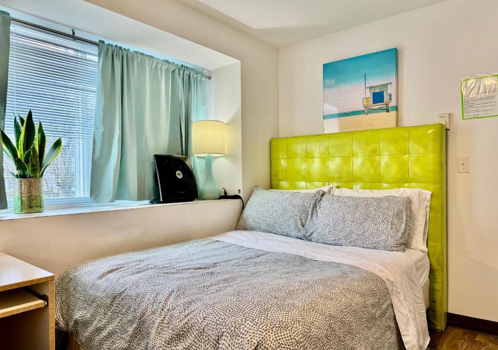 University District Apartment | Micro Studio Apartment 10 Minutes Walk to University of Washington