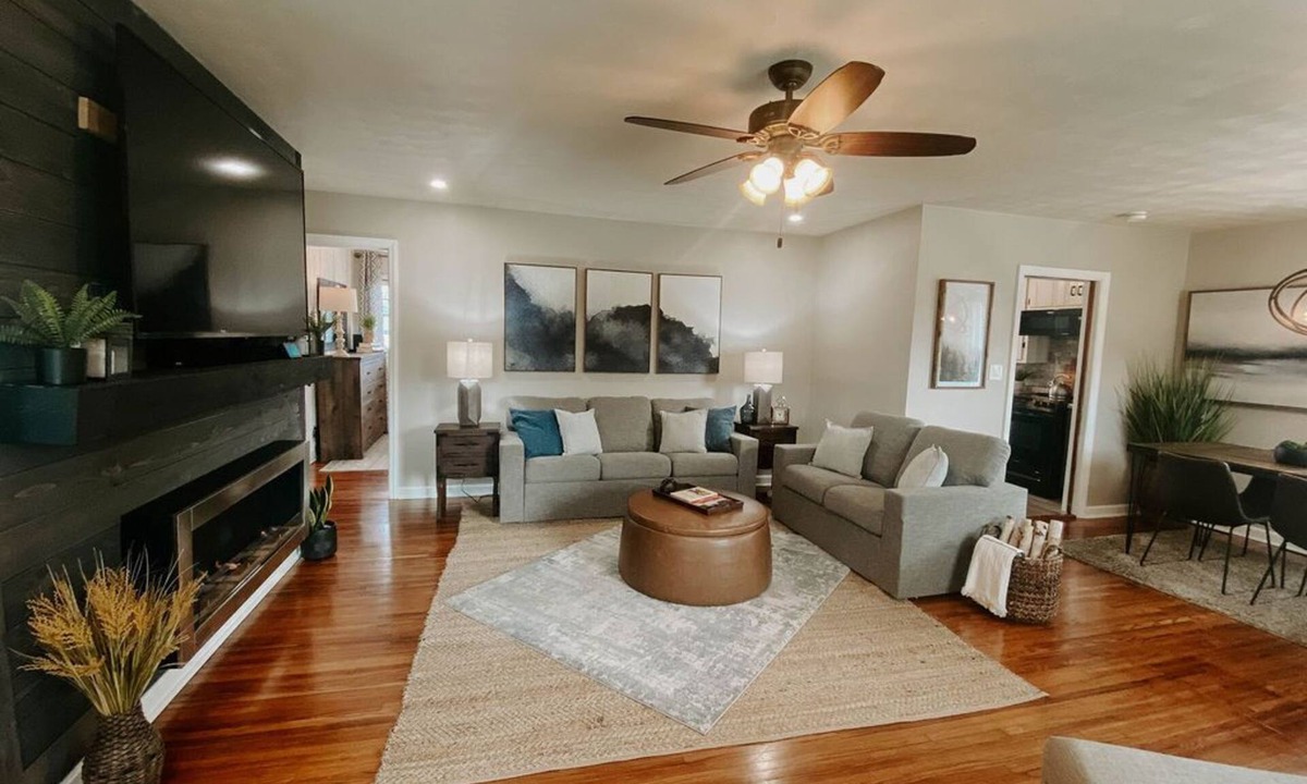 Owensboro Cottage | Midtown Cottage- Self Check-In & Centrally Located in Owensboro