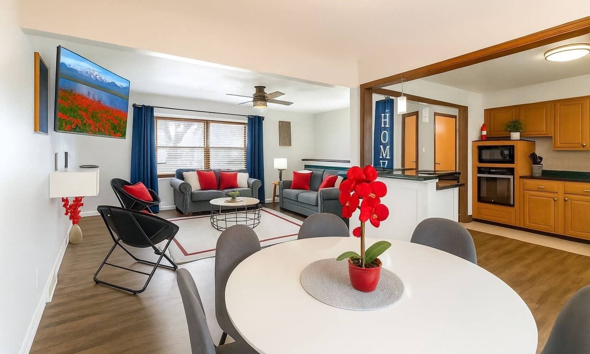 Waldron House | Midwest Haven- Spacious, Family Home, Near Airport