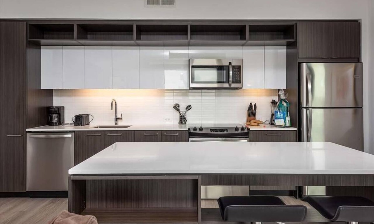 Reston Apartment | Mins from Home Depot | Reston Town Center | Heart of Reston