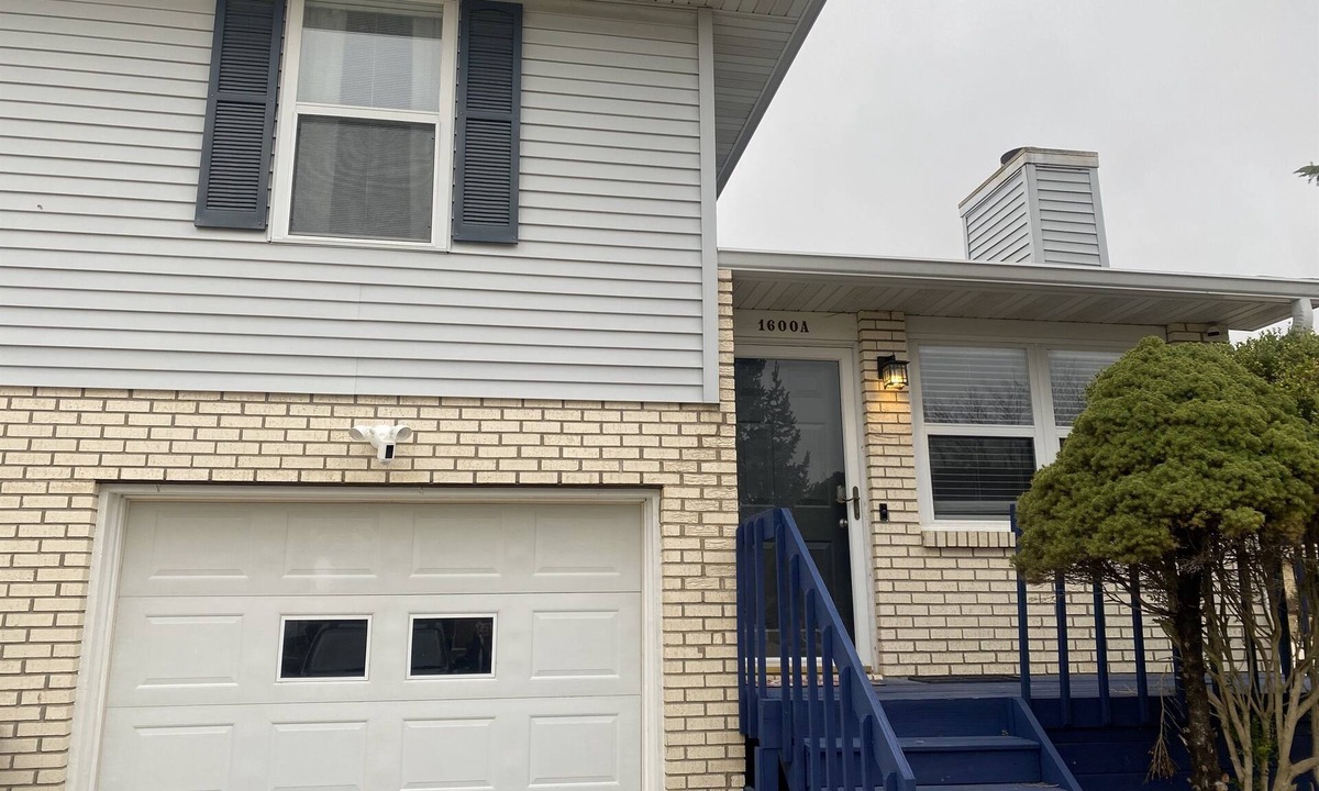 Normal House | Modern 2Bd/1.5Ba Duplex w/Garage