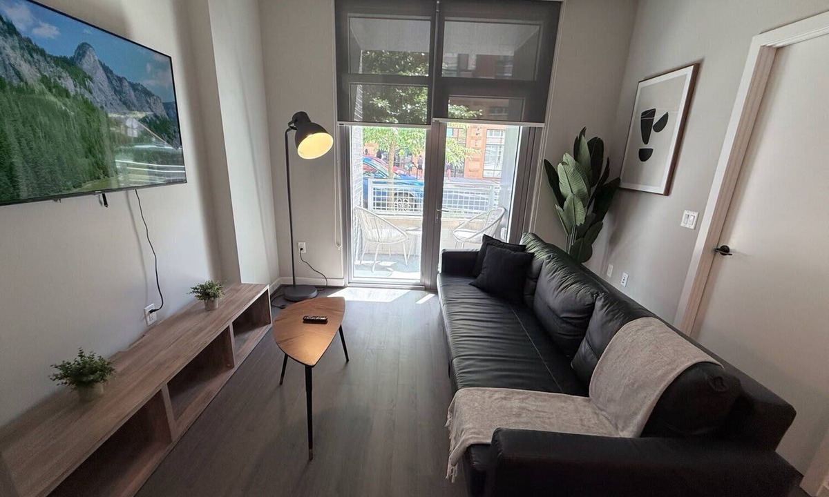Clarendon Apartment | Modern Apt Near DC & Metro | Pool & Gym