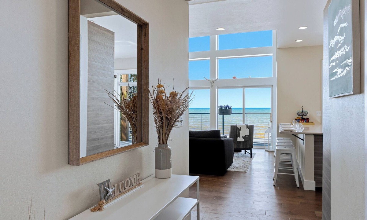 Oostburg House | Modern | Beachfront | Sleeps 10