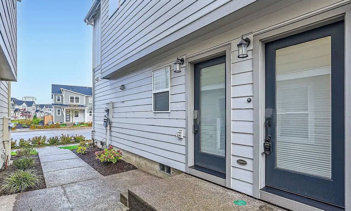 Hillsboro Apartment | Modern Furnished Executive Studio Near Intel & Nike in Reed's Crossing