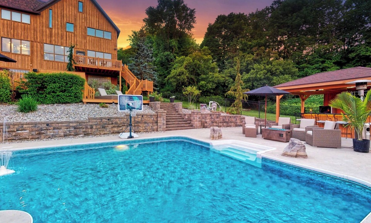 Dalton House | Modern Getaway w/POOL & HOT TUB and AMAZING VIEWS