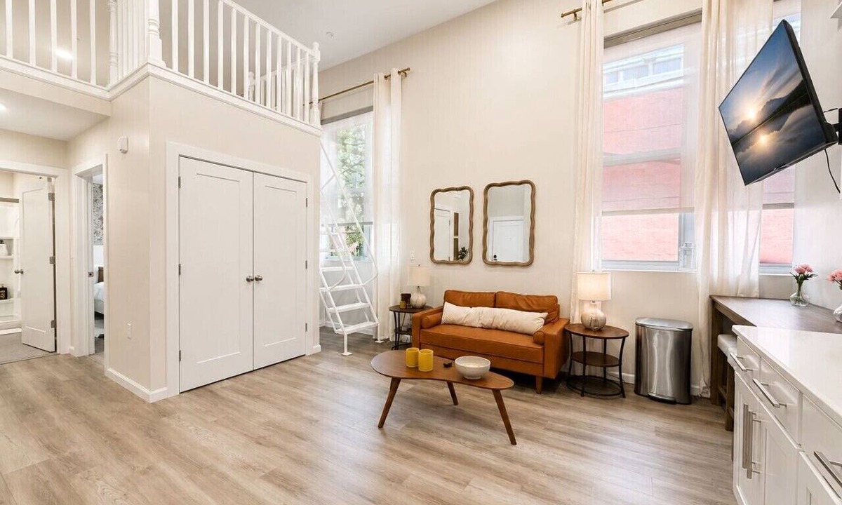 Mill River Apartment | Modern Loft near Yale and Wooster Square + Parking