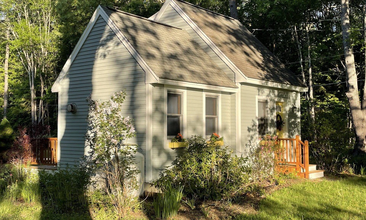 Lee Cottage | Mousetrap - a Cozy Cottage near the Lamprey River
