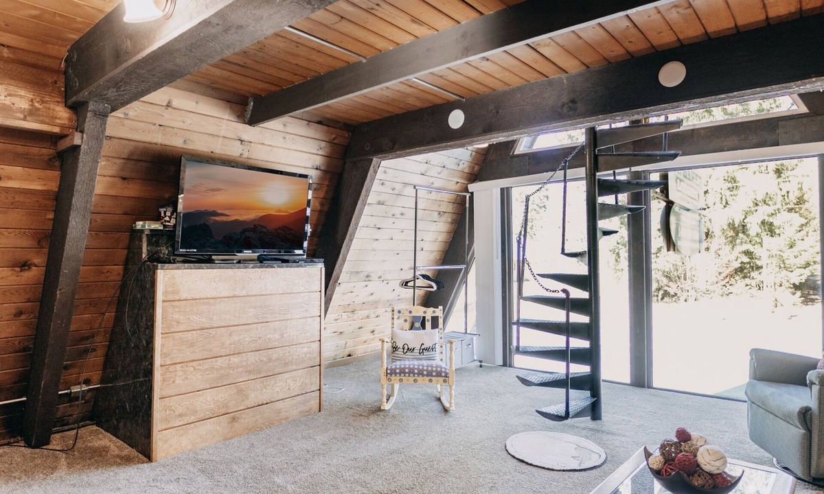 Maple Falls Apartment | Mt. Baker Lodging Ensuite 5 - Sleeps 2!