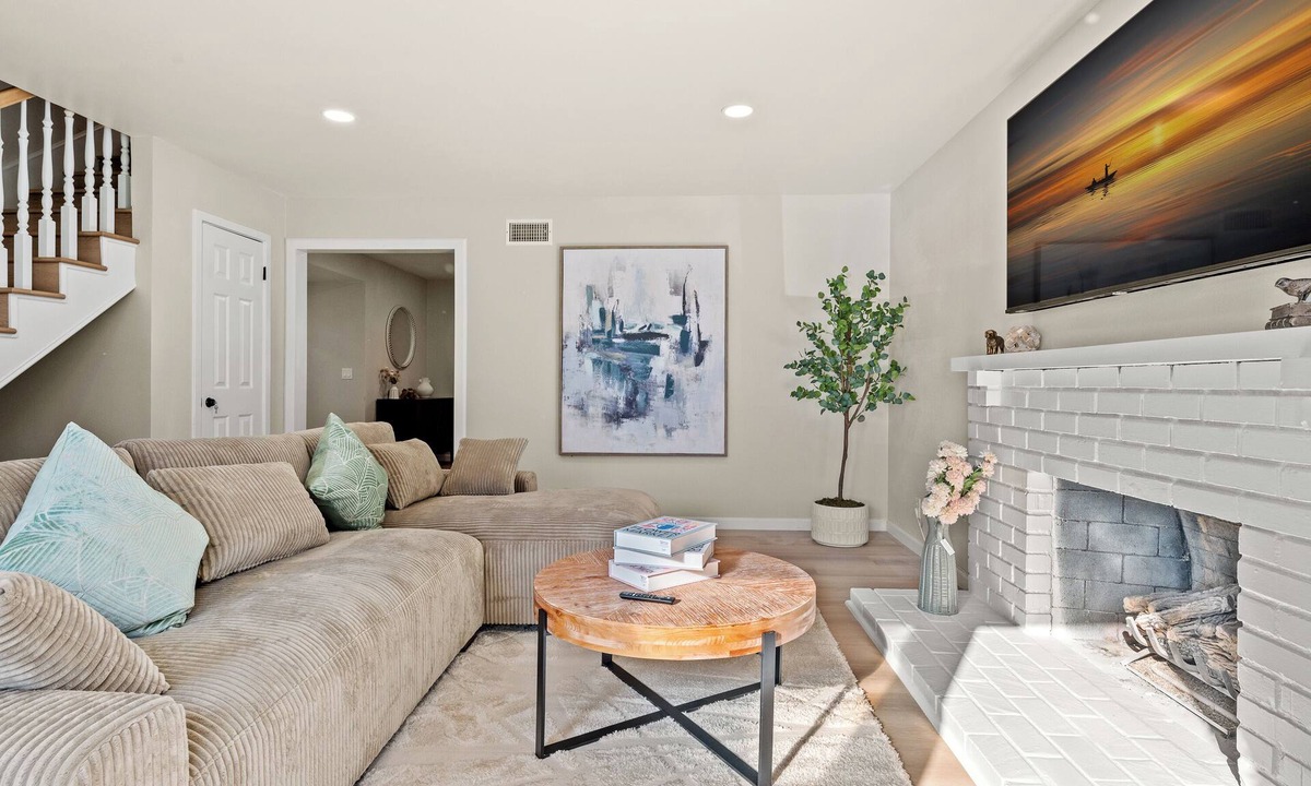 Lake Forest Villa | Near Beach/Disneyland/Swimming pool/New/4BR/6Beds