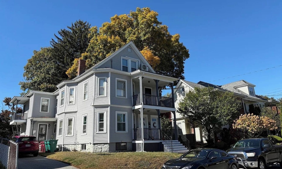 Lowell House | Nearby Historical Attractions 3BR/1BA Sleep 7