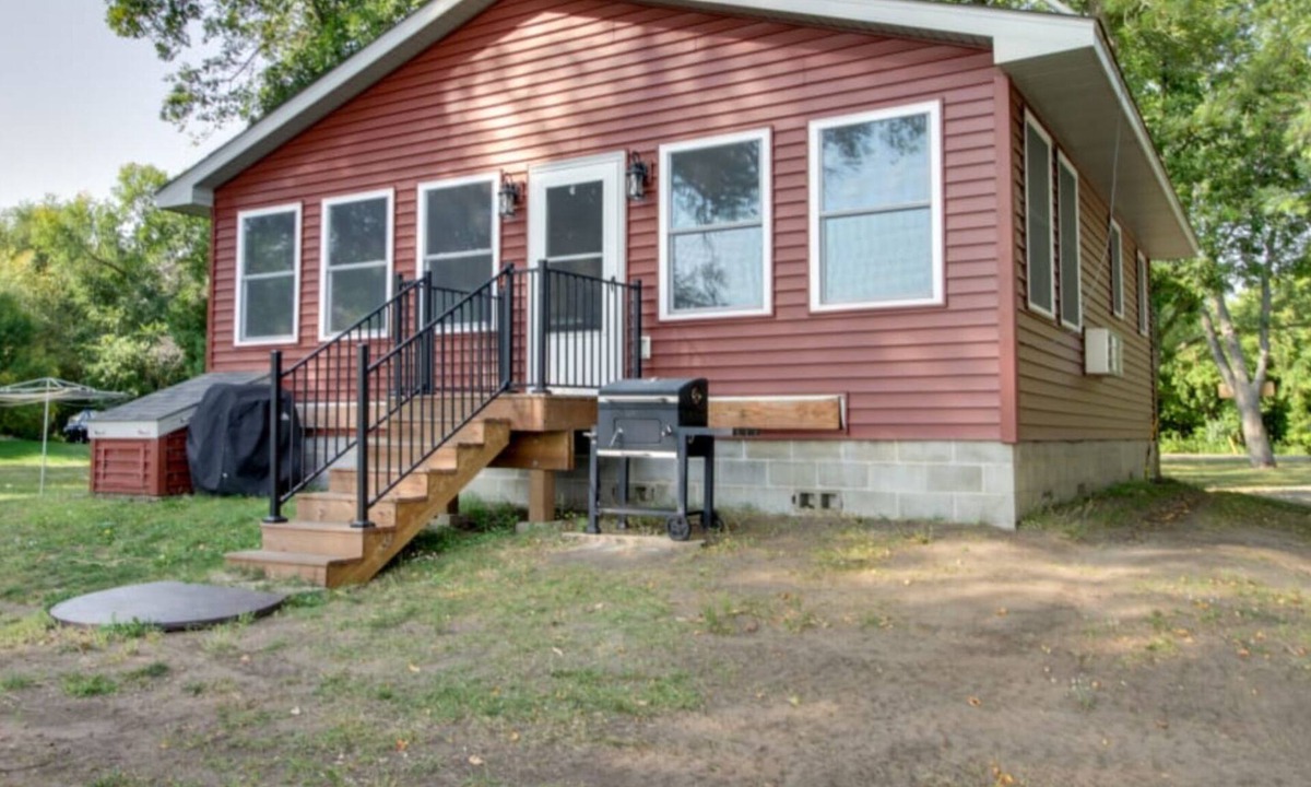 Watab Cabin | New 2 bedroom, lakeside cabin that sleeps 8 -Dock, firepit, & Sunrise views