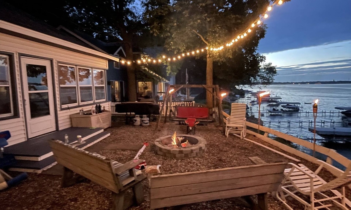 Clear Lake House | NEW 2026 Lakefront 8 bdrm 5 bath priv dock. Sleeps 23 +. Best view on the lake!