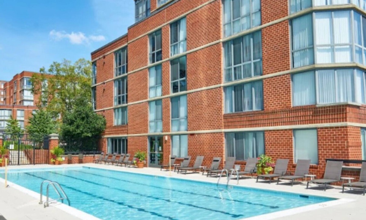 Arlington Apartment | NEW 2BR/2BA Furnished Apt in Prime Location of Arlington, VA -Amenities!