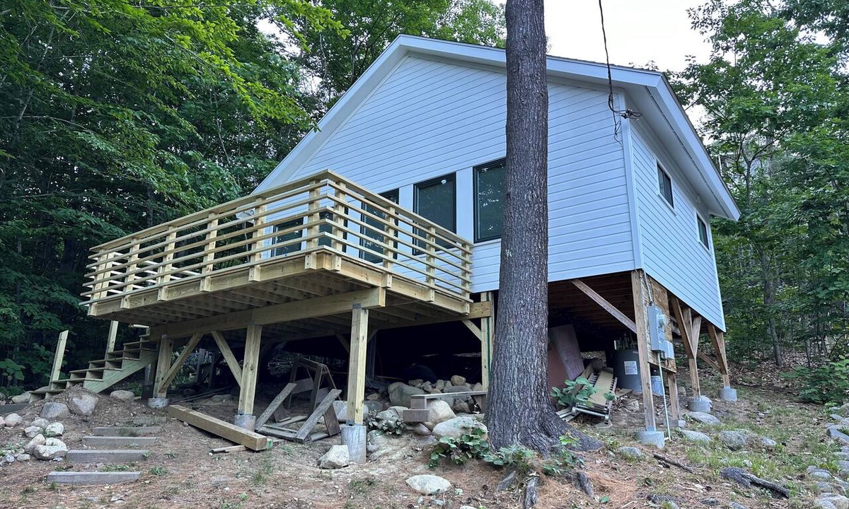 Bristol Cabin | New Build Bristol Cottage 75 yards from Newfound Beach & Dock & Deck Sleeps 8