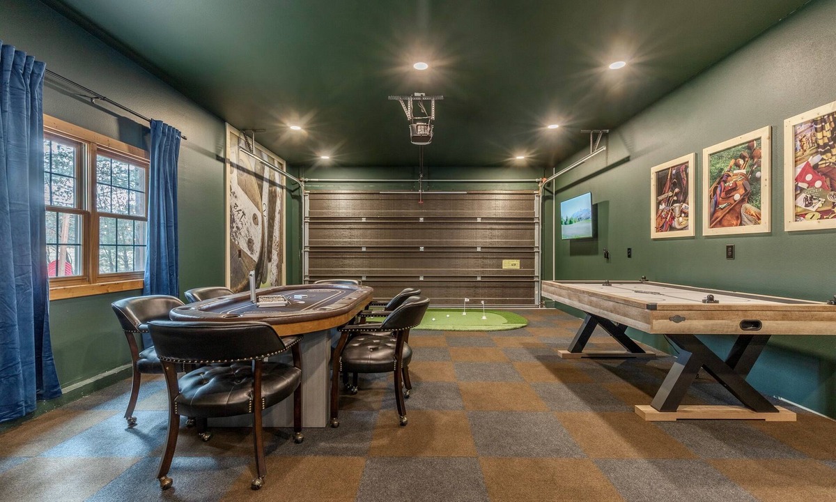 Dellwood Cabin | NEW*Golf-Hot Tub-Game Room-Pool-WI Dells