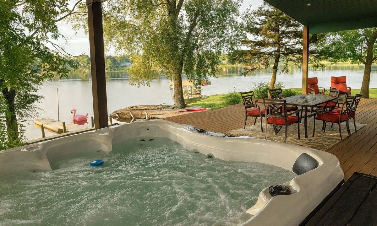 Nashua House | NEWLY REMODELED HOME ON CEDAR LAKE WITH 8-PERSON HOT TUB & PRIVATE BEACH AREA