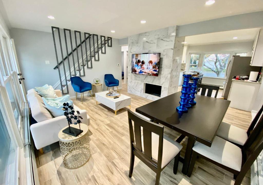 Levittown House | Newly Renovated 4 Bedroom, 2 bathroom house