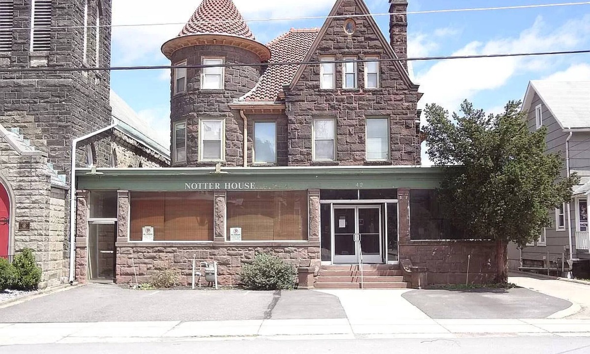 DuBois Apartment | NH4:Timeless Elegance 1BR Haven in Historic Home