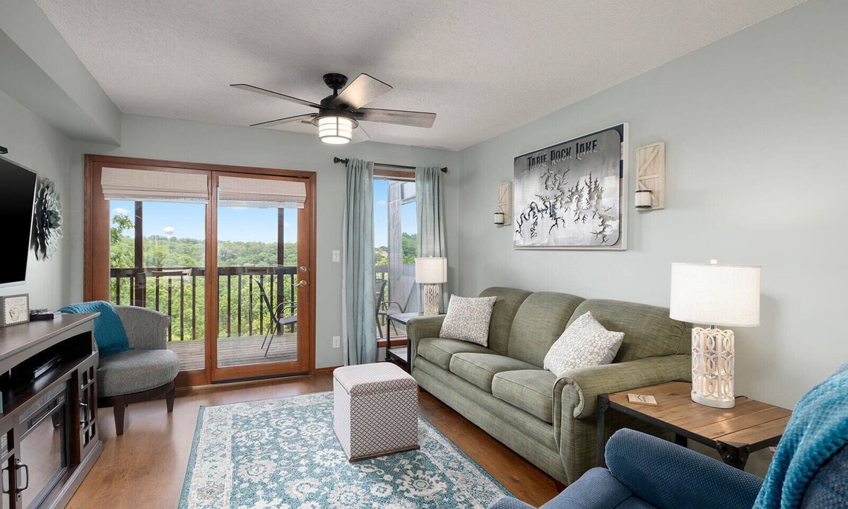Branson West Condo | Notch Estates★WALKIN 2 KING BEDS★Free Boat Trailer Parking★1Mi to SDC