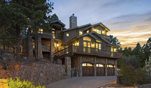 Flagstaff House | On trails 2 mi to town & NAU 12 mi to Snowbowl