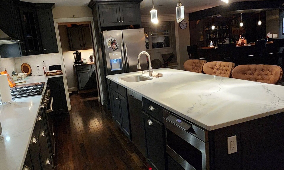 Buffalo Apartment | Open floor plan-historic Elmwood Village, Buffalo area-gated off-street parking
