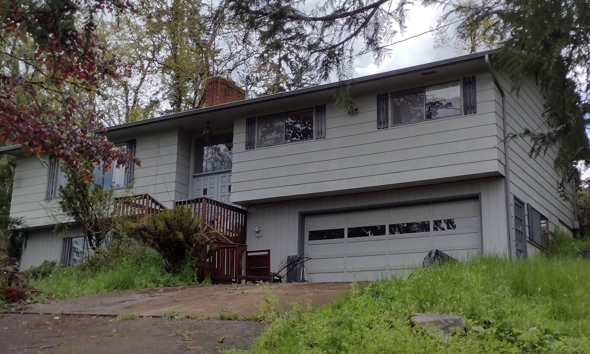 Eugene House | Peaceful Country Retreat – Only 16 Miles to Oregon Country Fair!