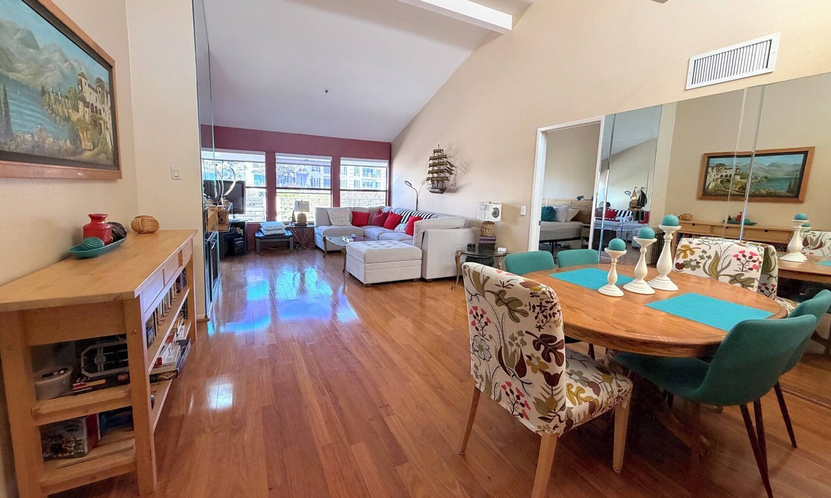 Santa Ana Heights Condo | Peaceful Sunny Beach-Adj Dual Master PENTHOUSE Family Friendly Condo