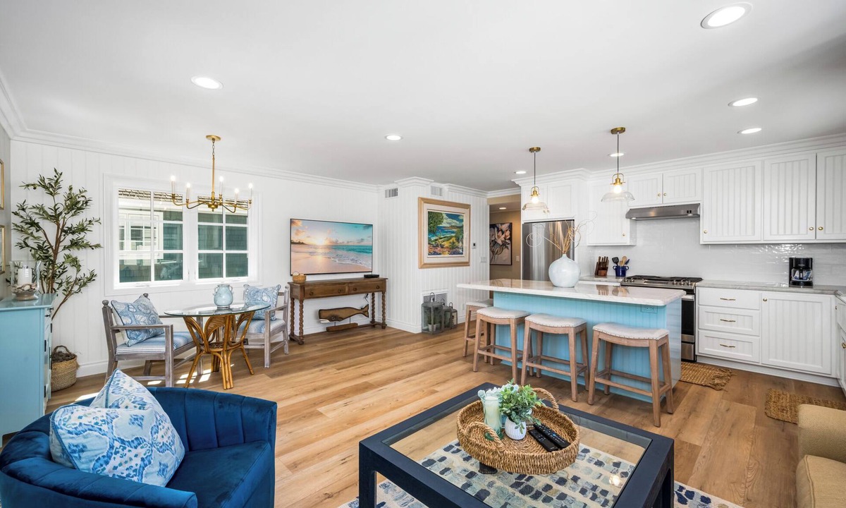 Newport Beach House | Perfect 1 Bedroom Home in Central Corona Del Mar