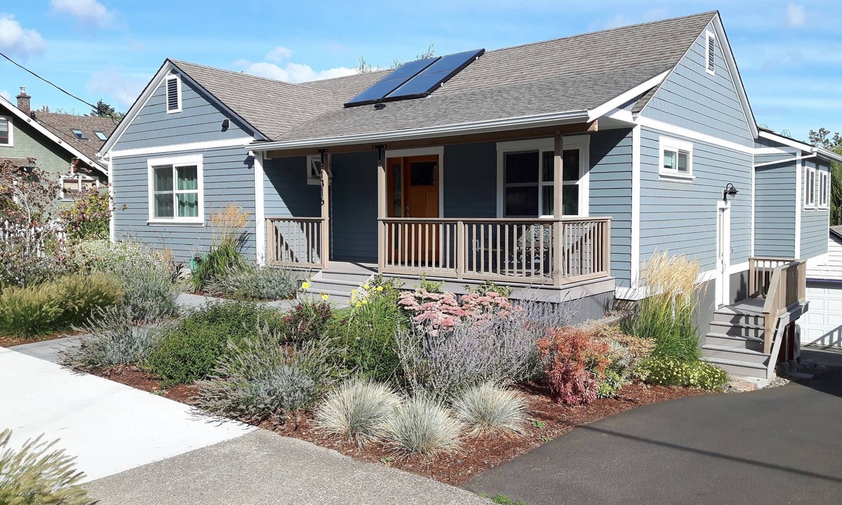 Hood River House | Perfect for GROUP gatherings! Short walk to Downtown HR, river views
